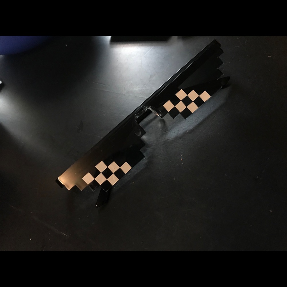 Pixel glasses - Picture 2 of 2